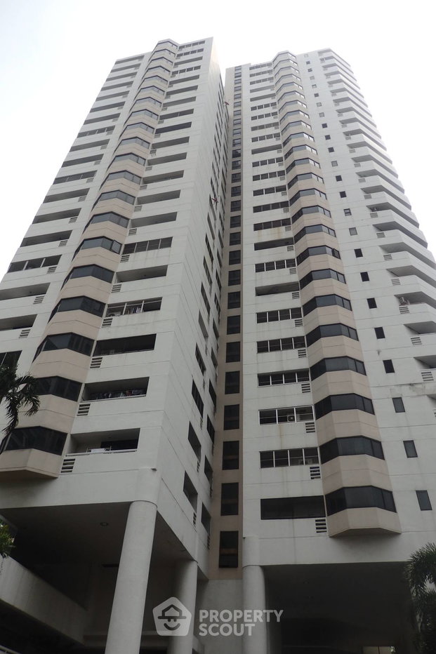 picture 2-BR 135 Sqm High-Floor At Baan Suanpetch, 200m to BTS Phrom Phong (ID 884172) - 7/15