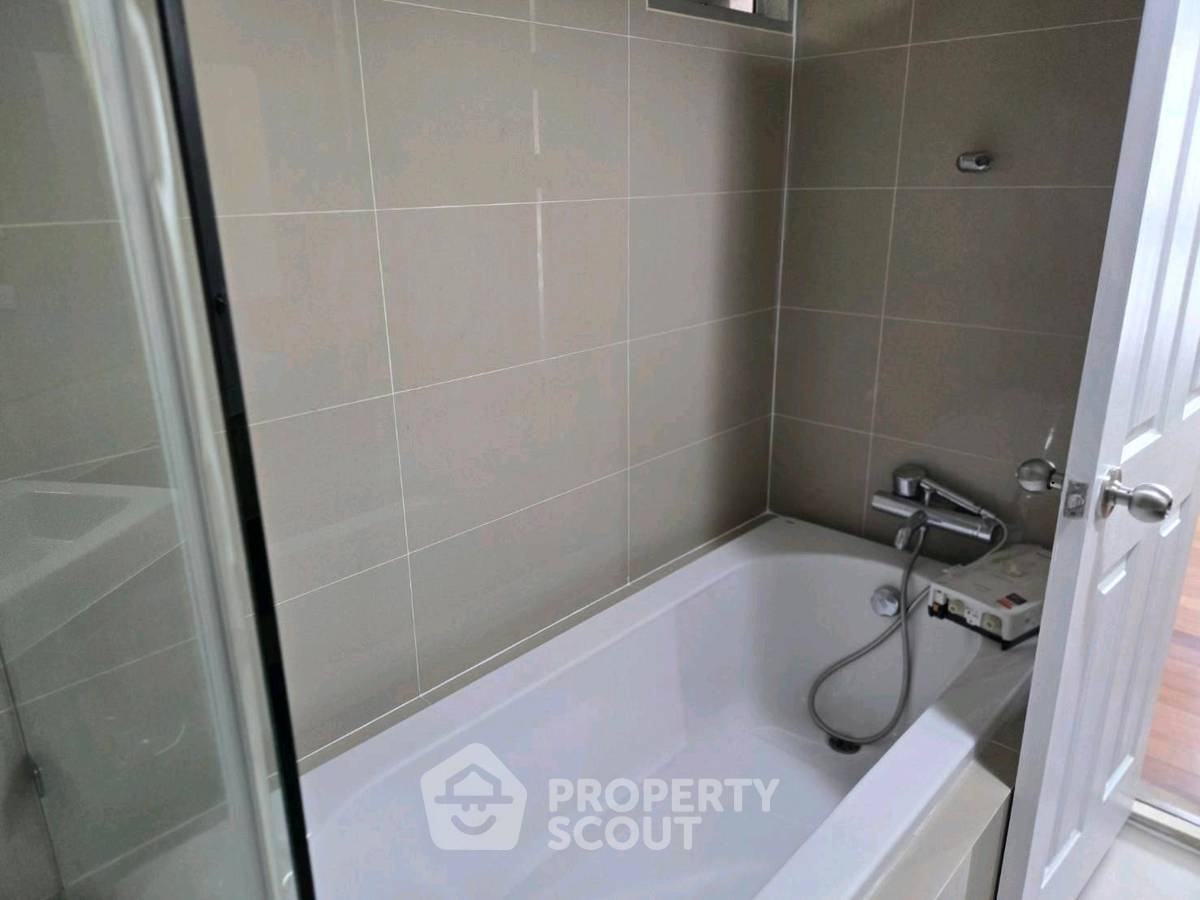 picture 3-BR Condo For Rent, Belle Grand Rama 9, MRT Phra Ram 9 (ID 3058460) - 16/16