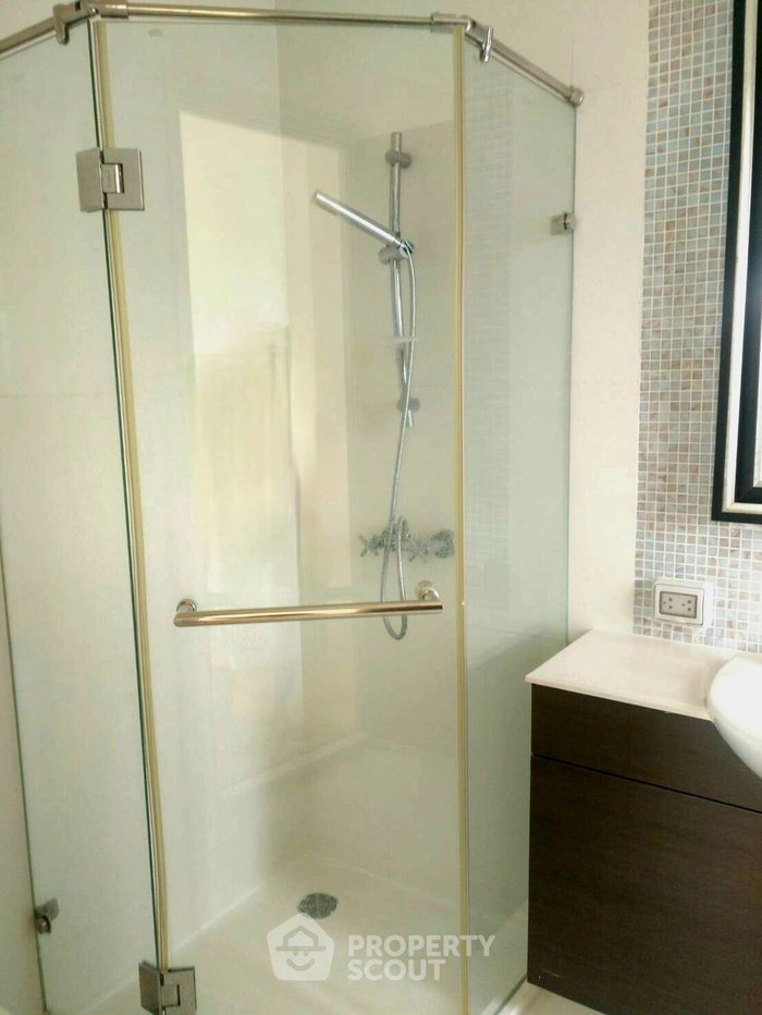 รูป คอนโด High-Floor 2 ห้องนอน 105 ตร.ม. ในโครงการ Watermark Chaophraya ใกล้ BTS กรุงธนบุรี (ID 785048) - รูปที่ 7/9