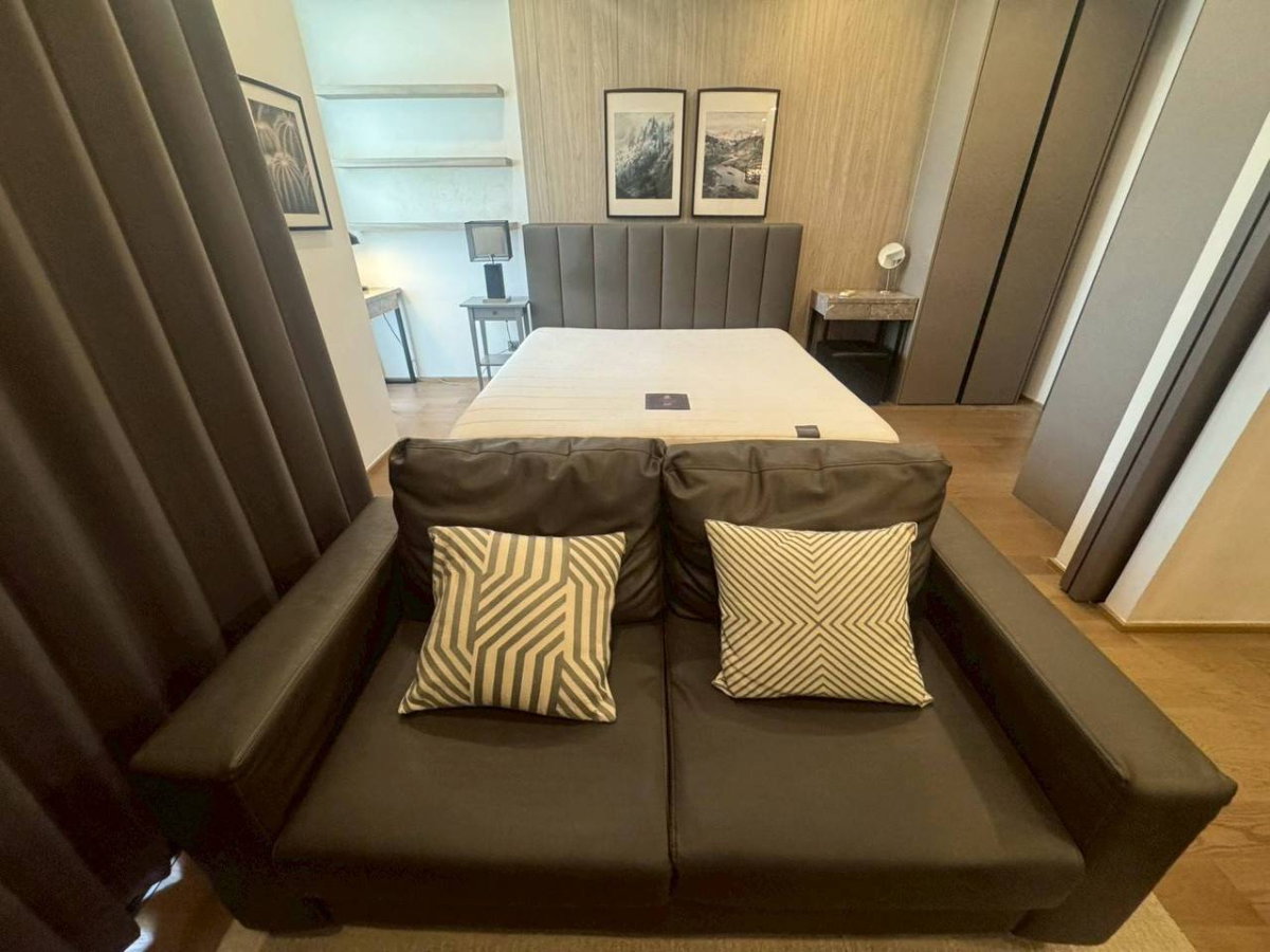 picture Ideo Q Chula Samyan【𝐒𝐄𝐋𝐋 & 𝐑𝐄𝐍𝐓】🔥Luxurious and modern designed rooms with a warm atmosphere.🔥 Contact Line ID: @hacondo - 2/8
