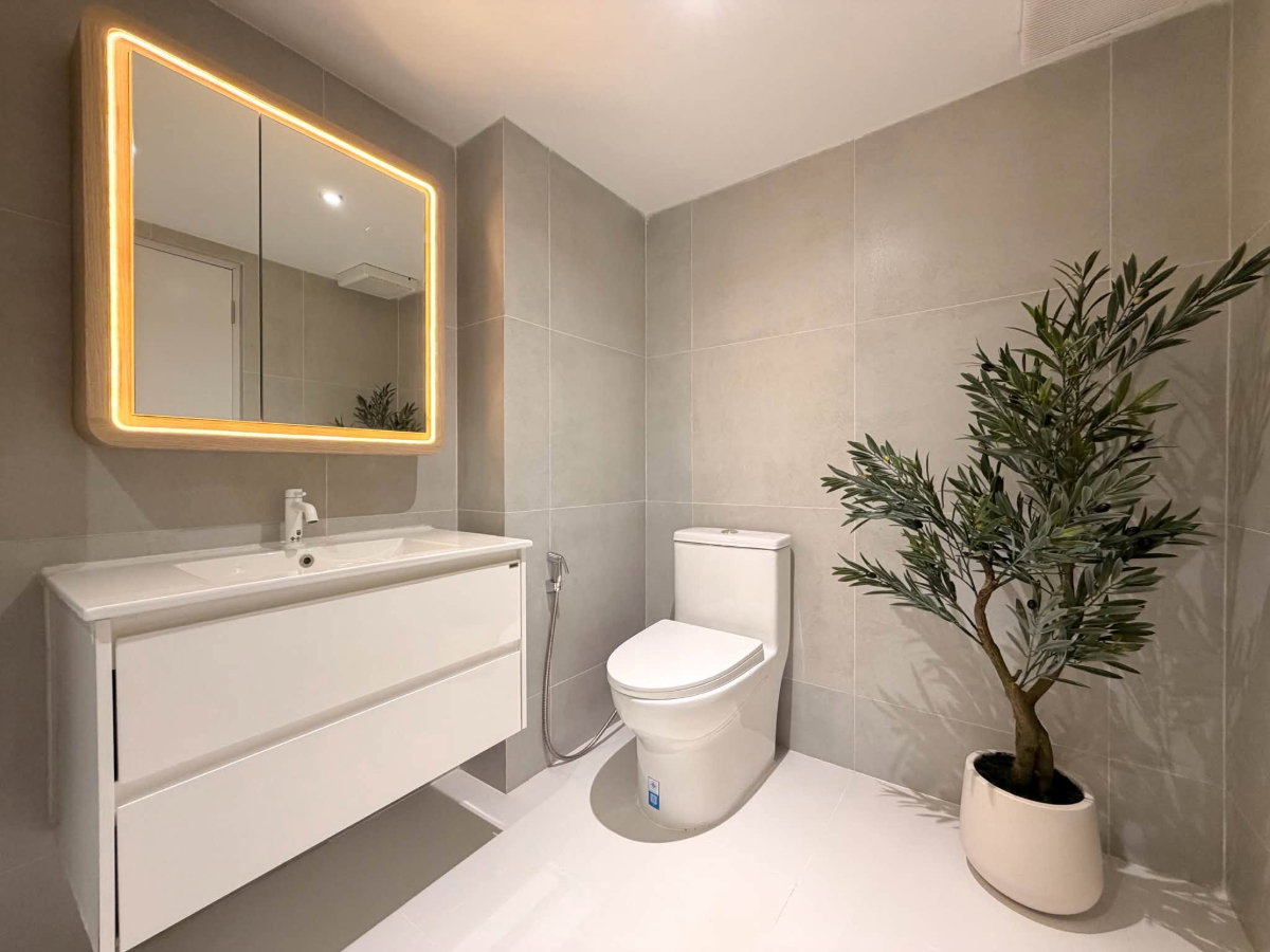 picture 1-Bedroom Condo for Rent Near One Nimman & MAYA, Chiang Mai - 8/11