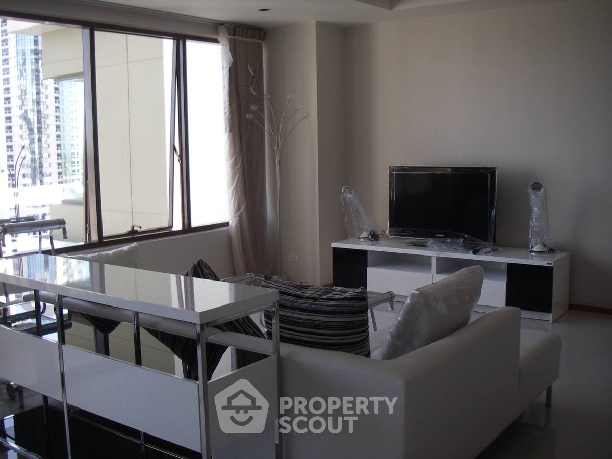 รูป คอนโด 2 ห้องนอน 120 ตร.ม. The Emporio Place ชั้น 24 สูง, ใกล้ BTS พร้อมพงษ์ (ID 512251) - รูปที่ 3/6