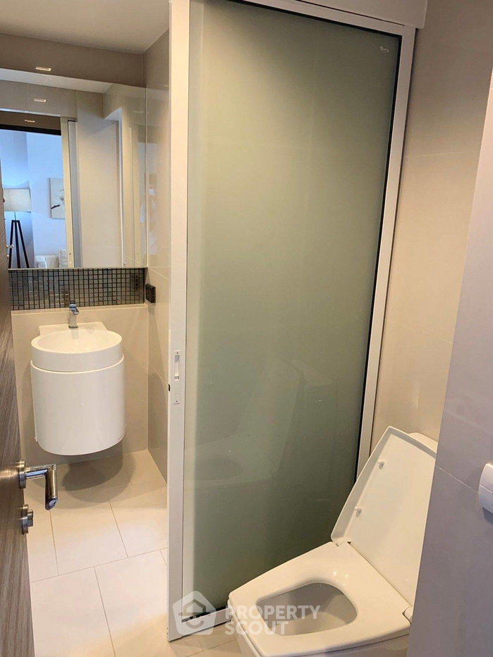 รูป คอนโด 1 ห้องนอน Rhythm Sathorn ชั้น 10 ขนาด 35 ตร.ม. ใกล้ BTS สะพานตากสิน 300 ม. (ID 835016) - รูปที่ 3/13