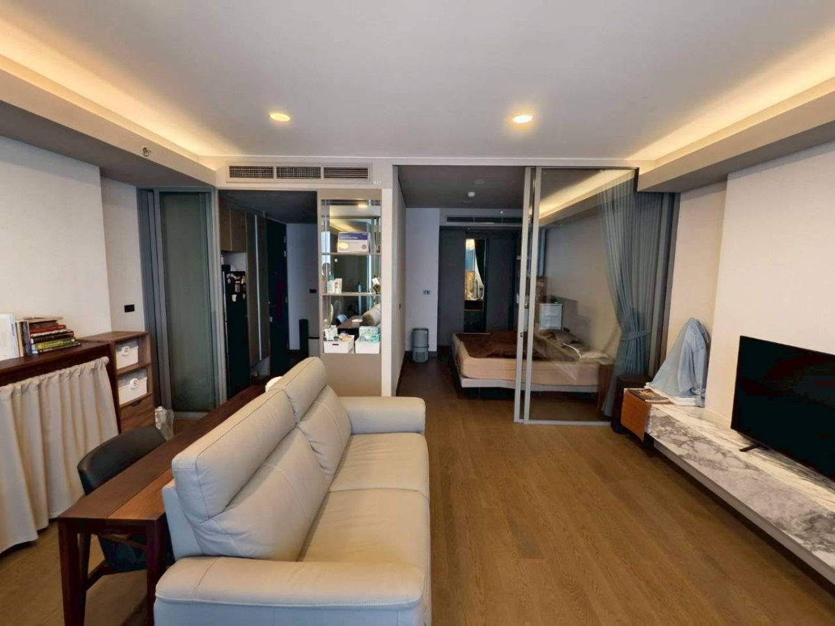 picture  This is one of Bangkok's most desirable addresses.  📍 Siamese Exclusive Queens - 1/15
