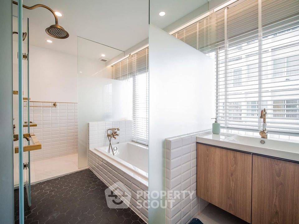 รูป คอนโด 2 ห้องนอน Noble Ora ชั้น 12 ขนาด 114 ตร.ม. ใกล้ BTS ทองหล่อ (ID 390696) - รูปที่ 3/18