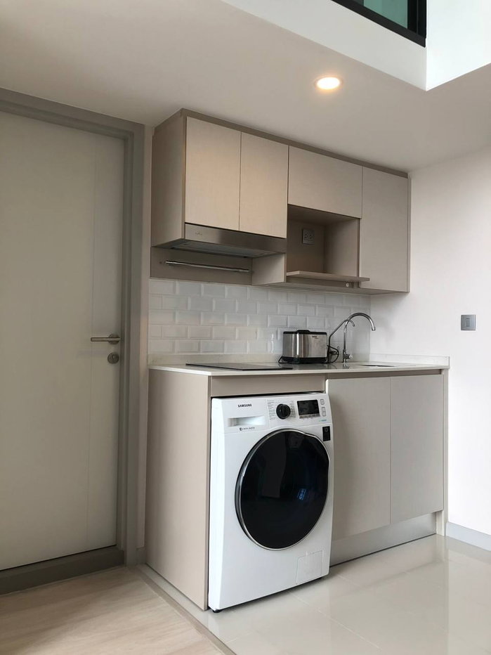 รูป Knightsbridge Prime Sathorn【𝐑𝐄𝐍𝐓】🔥ห้อง DUPLEX ดีไซน์โมเดิร์นคุมโทน เพดานสูงโปร่ง หรูหราทันสมัยในทุกมุม🔥 ติดต่อไลน์ไอดี: @hacondo - รูปที่ 6/6