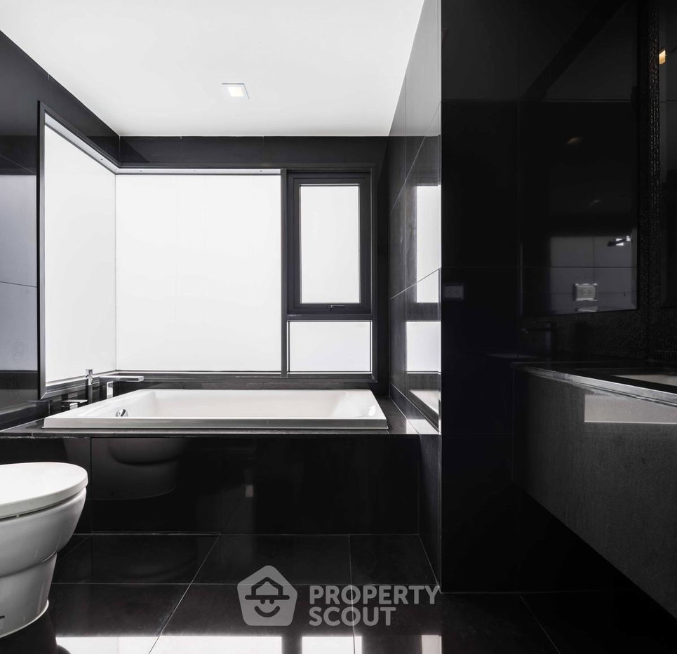 รูป ราคาดี 2 ห้องนอน 80 ตร.ม. คอนโด Rhythm Sukhumvit 36-38 ห่าง BTS ทองหล่อ 300 ม. (ID 3057400) - รูปที่ 14/17