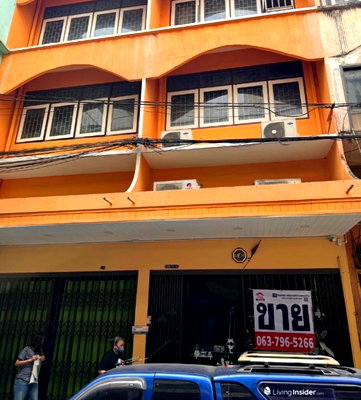 Shophouses for sale Sathon Road : Two adjoining commercial buildings for sale in Soi Charoen Nakhon 30/2, near Icon Siam. Interested? Add us on Line: @841qqlnr