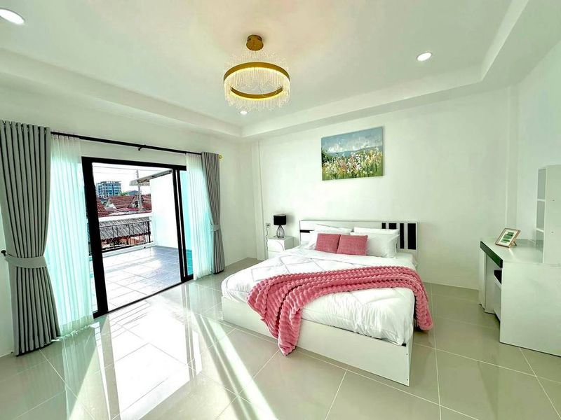 รูป ทาวน์โฮมรีโนเวทใหม่ สวยเหมือนบ้านใหม่ หมู่บ้านรวิพร เขาน้อย พัทยา - รูปที่ 12/17