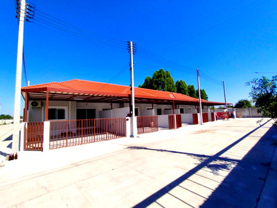 ทาวน์โฮม ชลบุรี : บ้านทาวน์โฮมชั้นเดียว ใกล้อมตะ