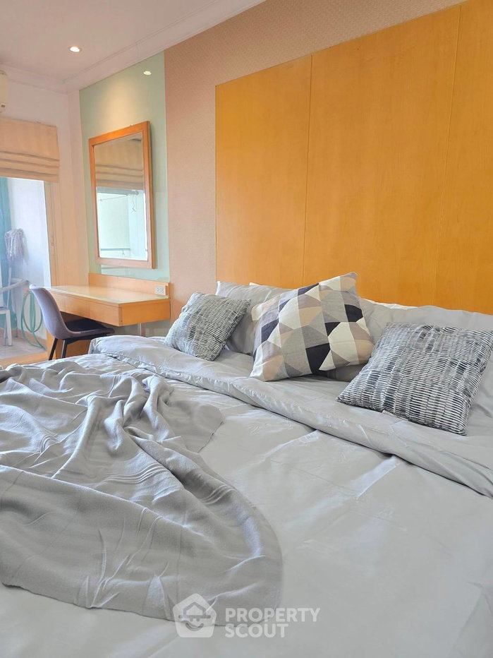 picture 3-BR Condo For Rent At Lumpini Suite Ratchada-Rama 3, Chong Nonsi (ID 2024682) - 6/14