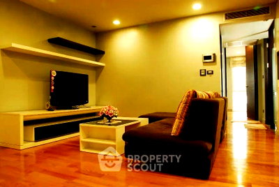 Condos for rent : 2-BR 60 Sqm At Quad Silom Condominium Near MRT Sam Yan (200m) (ID 3054799)