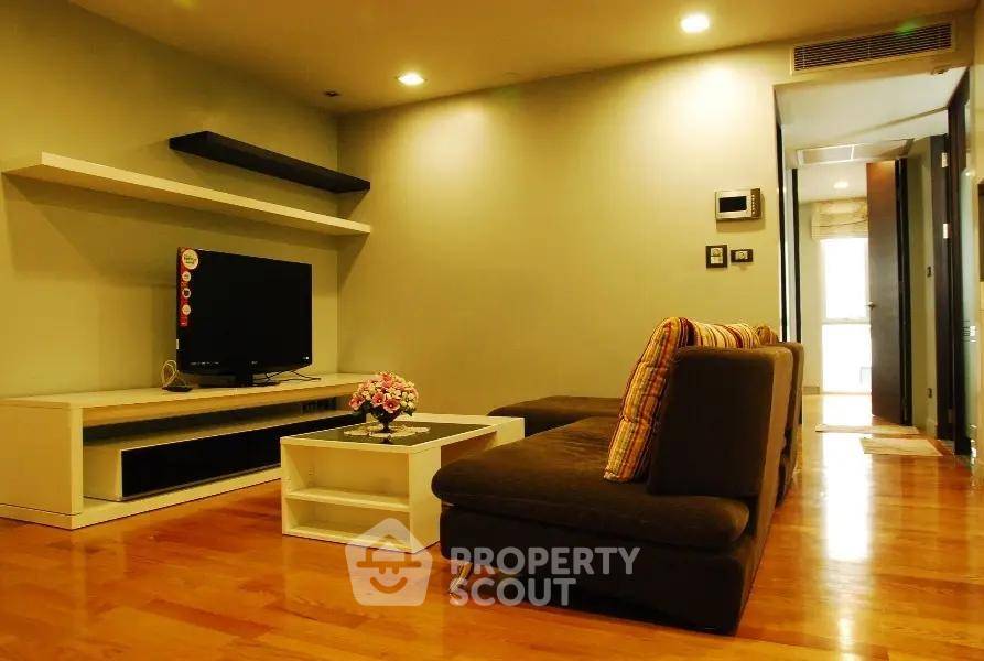 picture 2-BR 60 Sqm At Quad Silom Condominium Near MRT Sam Yan (200m) (ID 3054799) - 1/6