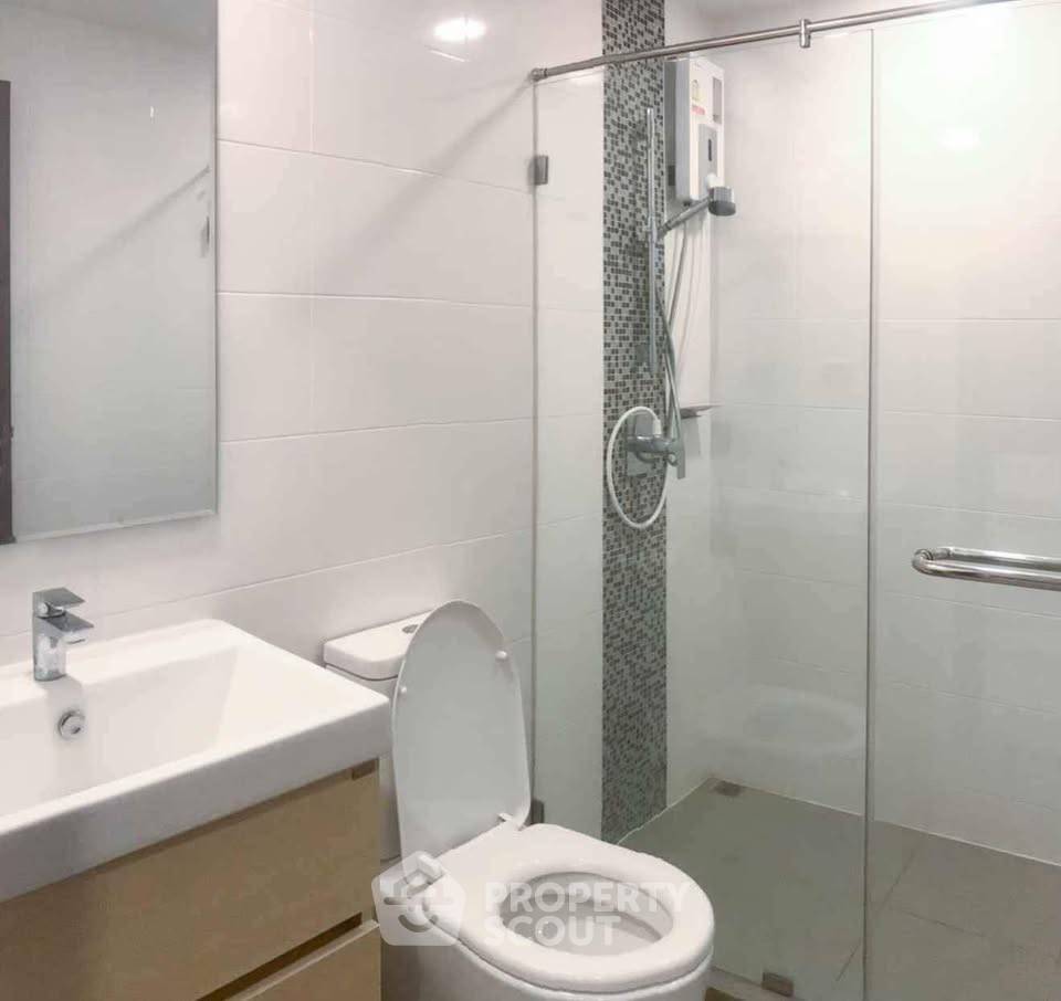 picture 2-BR Condo At Metro Luxe Rose Gold Phahol, 3rd Floor Near BTS Saphan Khwai (ID 3058169) - 5/10
