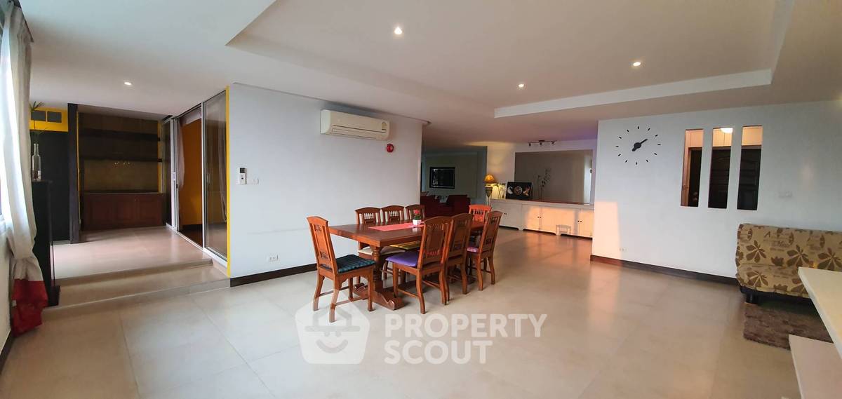 picture High-Floor 2-BR 250 Sqm DS Tower 1 near BTS Phrom Phong (ID 512164) - 7/18