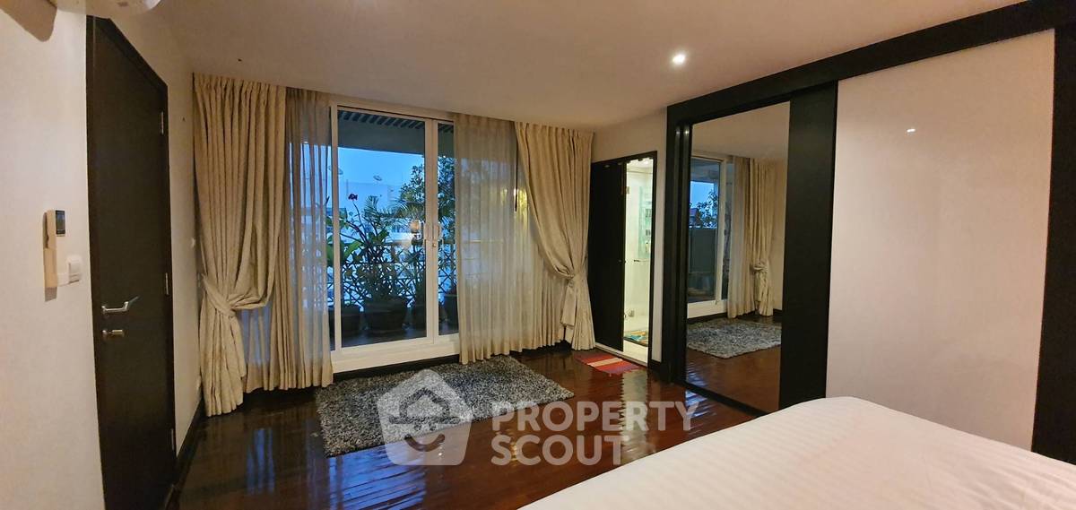 picture High-Floor 2-BR 250 Sqm DS Tower 1 near BTS Phrom Phong (ID 512164) - 14/18