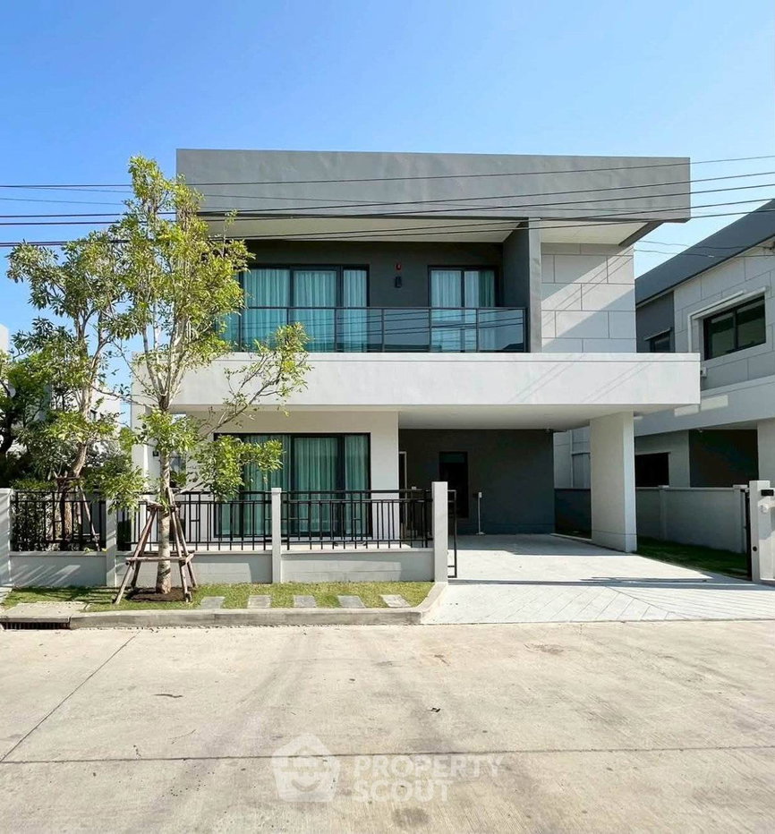 picture Pet-Friendly 4-BR House For Rent, Centro Bangna, Samut Prakan (ID 3057512) - 1/10