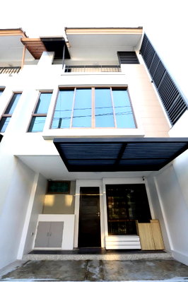 โฮมออฟฟิศ กรุงเทพมหานคร :  ทาวน์โฮม 3ชั้น  หลังมุม  เดอะ ไพรเวท สุขุมวิท - บางจาก  The Private Sukhumvit - Bangchak 