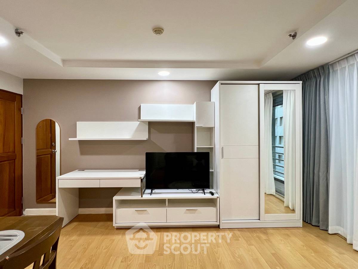 picture 1-BR Condo At The Master Sathorn Executive, 200m to BTS Krung Thon Buri (ID 1492020) - 9/22