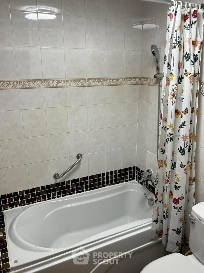 picture 1-BR 57 Sqm At Prasanmit Condominium, 200m To BTS Asok (ID 1559616) - 8/9