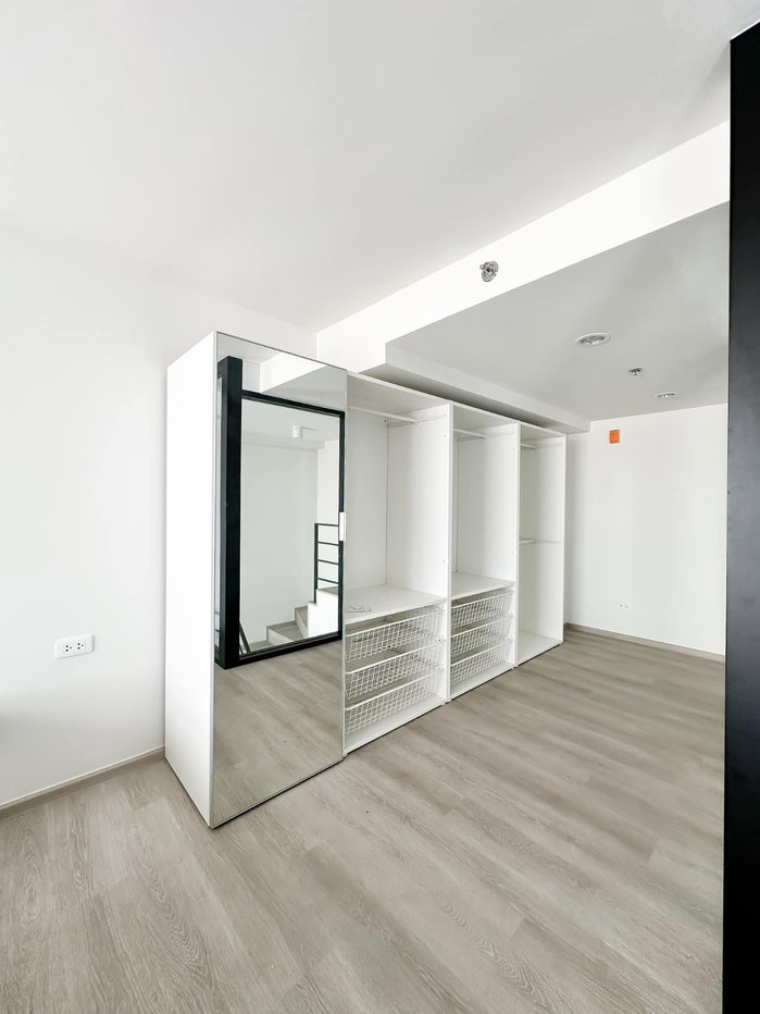 picture Ideo Charan 70 Riverview【𝐑𝐄𝐍𝐓】🔥DUPLEX room with high ceilings, clean minimalist design, and a spacious.🔥 Contact Line ID: @hacondo - 6/6