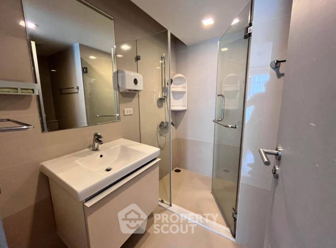 รูป ราคาเป็นมิตร 1 ห้องนอน ขนาด 48 ตร.ม. โฟกัส เพลินจิต ใกล้ BTS นานา 400 ม. (ID 2393590) - รูปที่ 6/7