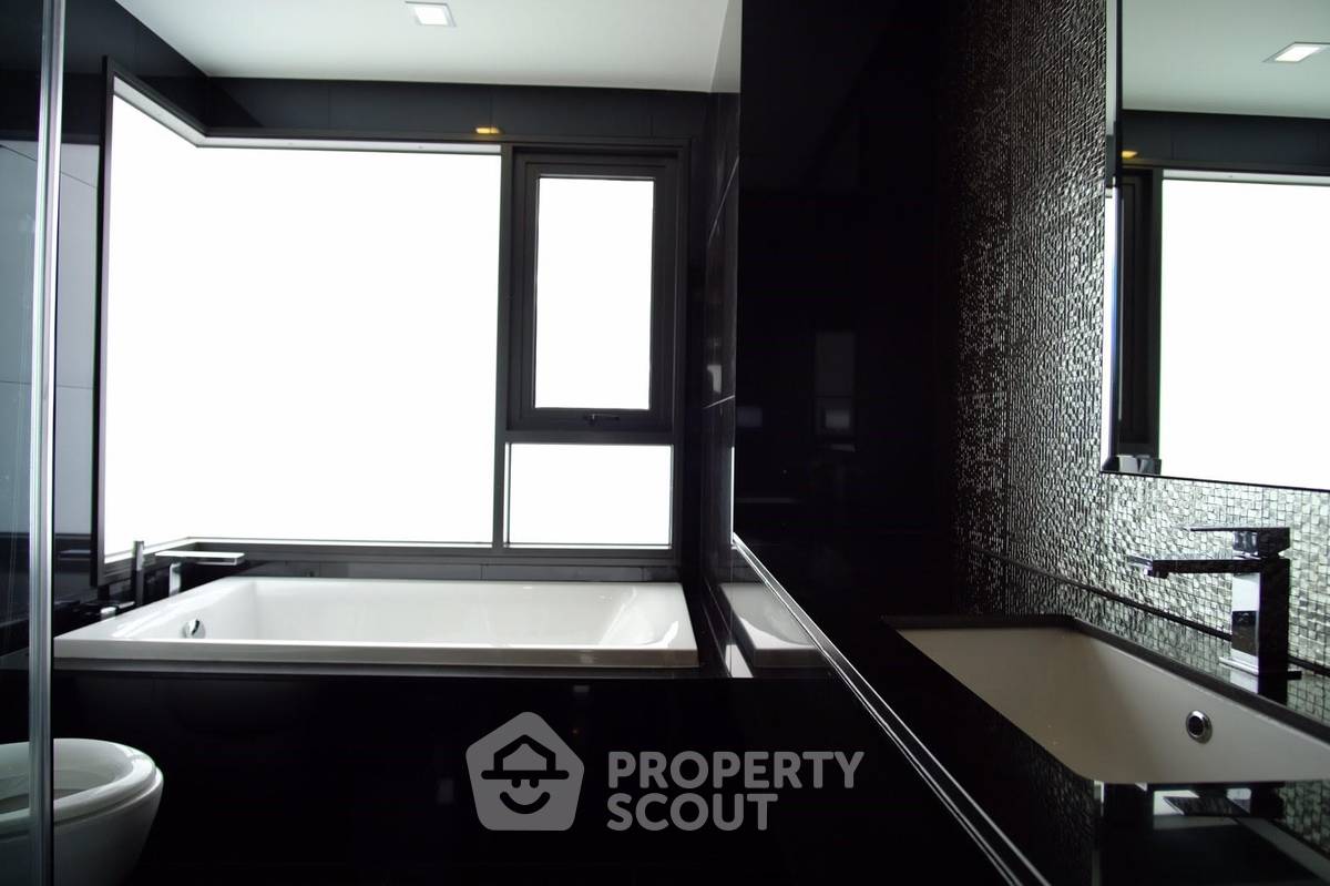 picture Near BTS Thong Lor 300m, 2-BR 75 Sqm Rhythm Sukhumvit 36-38 Condo (ID 1801682) - 10/11