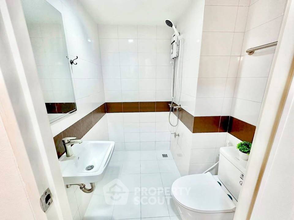 picture 1-BR Condo For Sale, The Urbano Ratchadapisek 19, 22 Sqm Near MRT Ratchadaphisek (ID 3059767) - 7/11