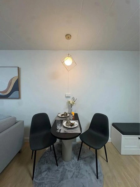 picture A044881 Thana Place - 1/8