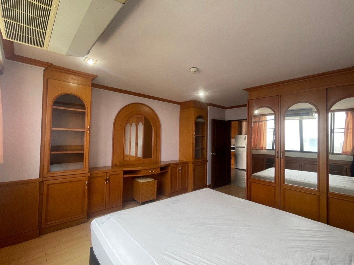 picture Supalai Place Sukhumvit 39 | Near BTS Phrom Phong #2026070414980 - 2/12