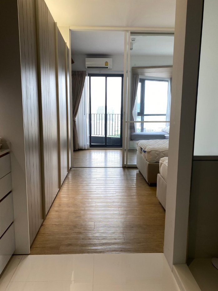 รูป Triple Y Residence【𝐑𝐄𝐍𝐓】🔥คอนโดบนสามย่านมิตรทาวน์ ห้องน่ารัก สุดCozy เฟอร์นิเจอร์พร้อม ส่วนกลางครบครัน ติด MRT สามย่าน🔥 ติดต่อไลน์ไอดี: @hacondo - รูปที่ 4/6