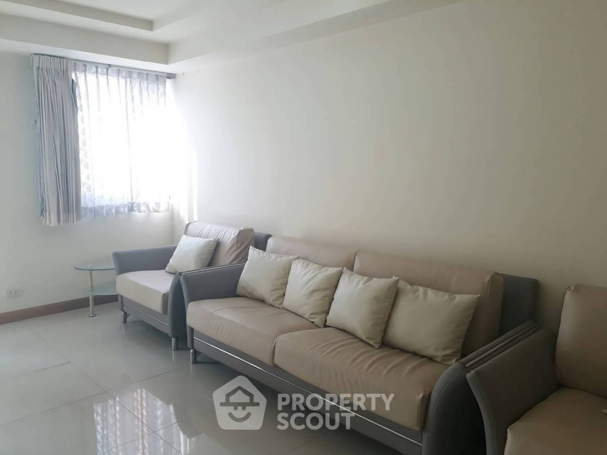 รูป คอนโด 3 ห้องนอน Royal Castle Sukhumvit ใกล้ BTS พร้อมพงษ์ 400 เมตร ชั้น 4 พื้นที่ 160 ตร.ม. (ID 886667) - รูปที่ 1/6
