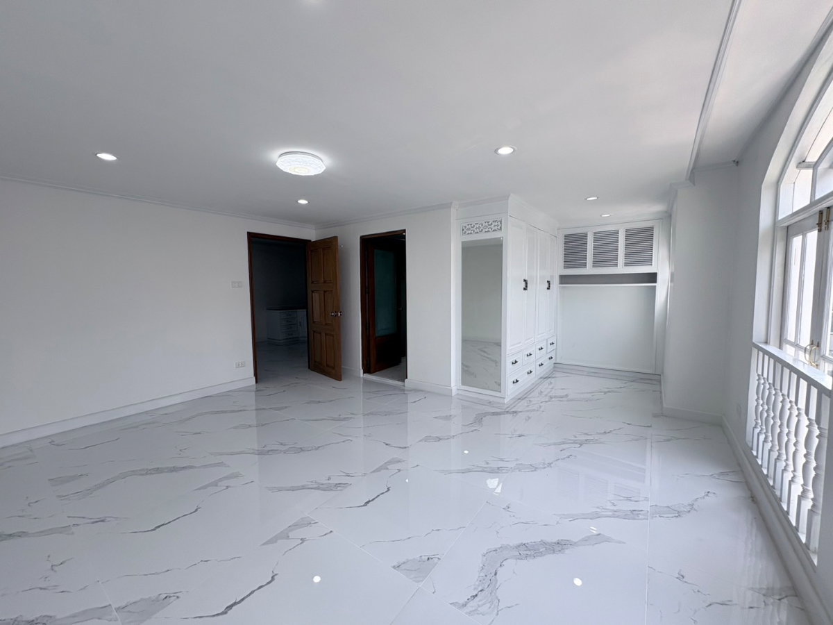 รูป ขายบ้านหรูรีโนเวตใหม่ เย็นอากาศ สาทร | Yenakart Residence | 450 ตร.ม. ใกล้ One Bangkok - รูปที่ 34/42