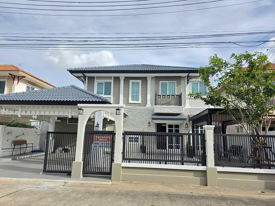 รูป 🔥ขาย บ้านเดี่ยวหลังใหญ่ พื้นที่รอบบ้านกว้างมาก Baan Fah Piyarom Lake & Park 2 (เฟส 9) ตกแต่งครบ ประหยัดงบเพราะต่อเติมให้ทั้งหมดแล้ว พร้อมอยู่ ฟรีโอน - รูปที่ 1/22