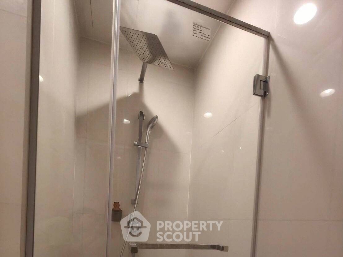 picture 37th-Floor 2-BR 50 Sqm At Oka Haus Sukhumvit 36 Near BTS Thong Lor (ID 3059637) - 9/12