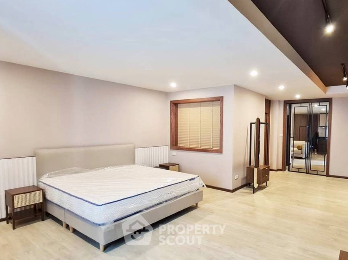 รูป 1 ห้องนอน 75 ตร.ม. คอนโด ยูโรคลาสสิก คอนโดมิเนียม ใกล้ BTS นานา 300 ม. (ID 3056860) - รูปที่ 3/7