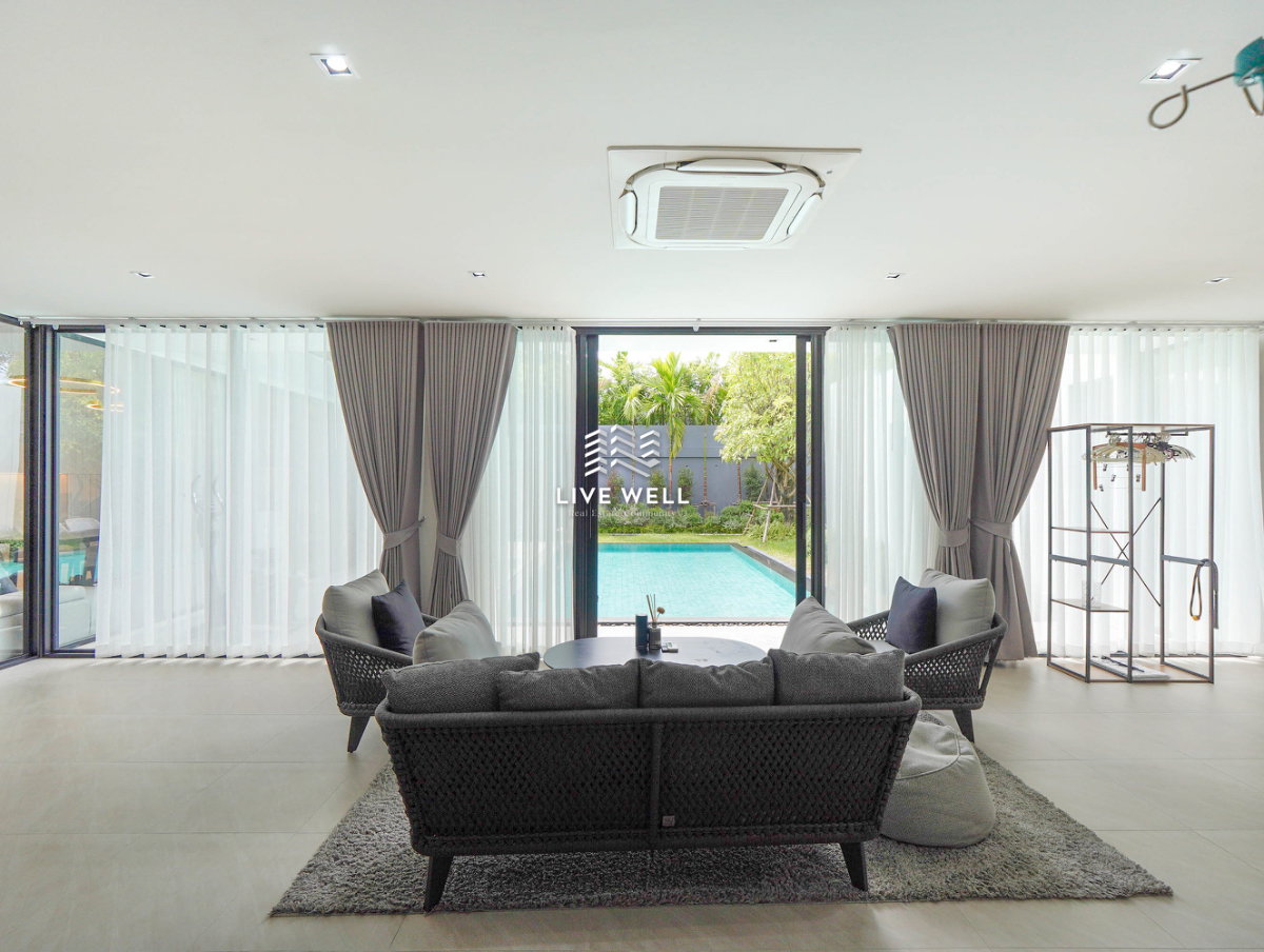 รูป For Sale Luxury Pool Villa Pattaya just 10 minutes to Jomtien Beach - รูปที่ 7/36