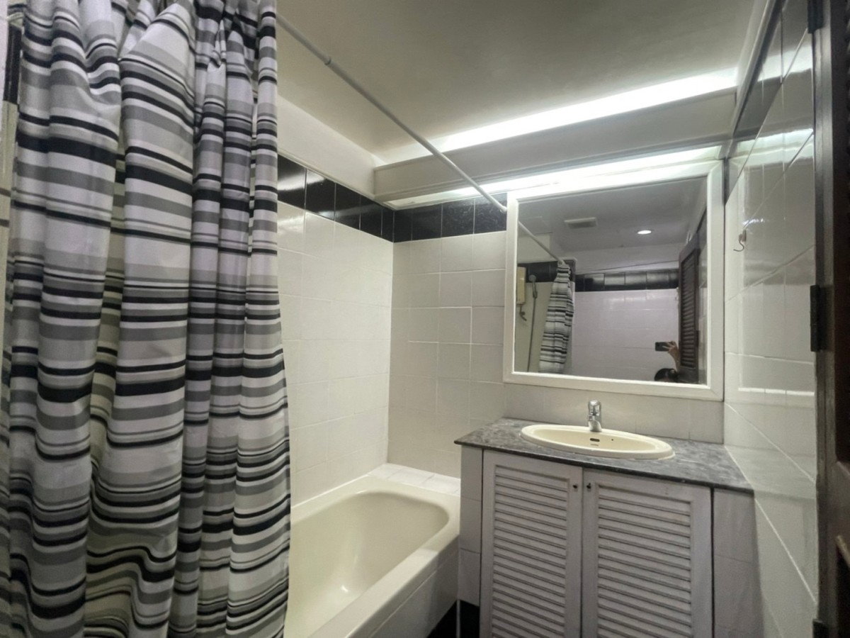 picture Supalai Place Sukhumvit 39 | Near BTS Phrom Phong #2026070414980 - 5/12