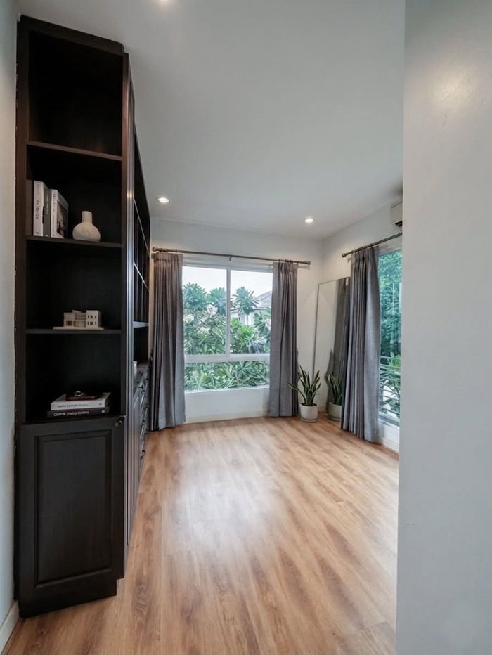 picture Corner Plot Single House with Detached 2-Story Business Office - 10/31