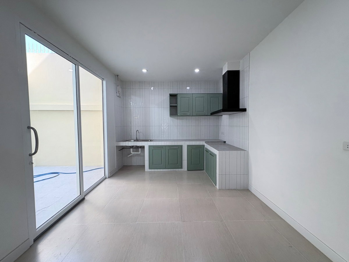 รูป ขายบ้านหรูรีโนเวตใหม่ เย็นอากาศ สาทร | Yenakart Residence | 450 ตร.ม. ใกล้ One Bangkok - รูปที่ 7/42