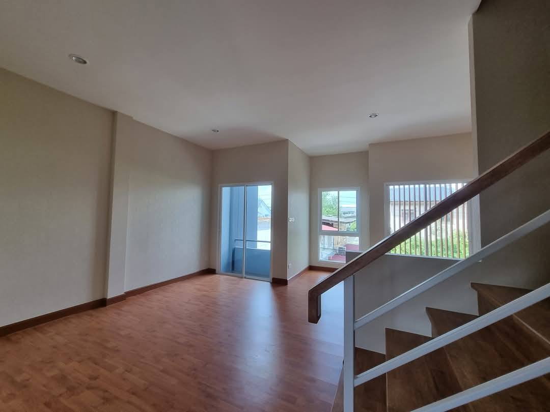 รูป 🏡ด่วนให้เช่า 20,000 ทาวน์โฮม 3 ชั้น ล้ำเลิศทาวน์โฮม โครงการใหม่ ย่าน สวนหลวง สไตล์ Modern loft ถ. เฉลิมพระเกียรติ 14 แยก 18 - รูปที่ 9/20