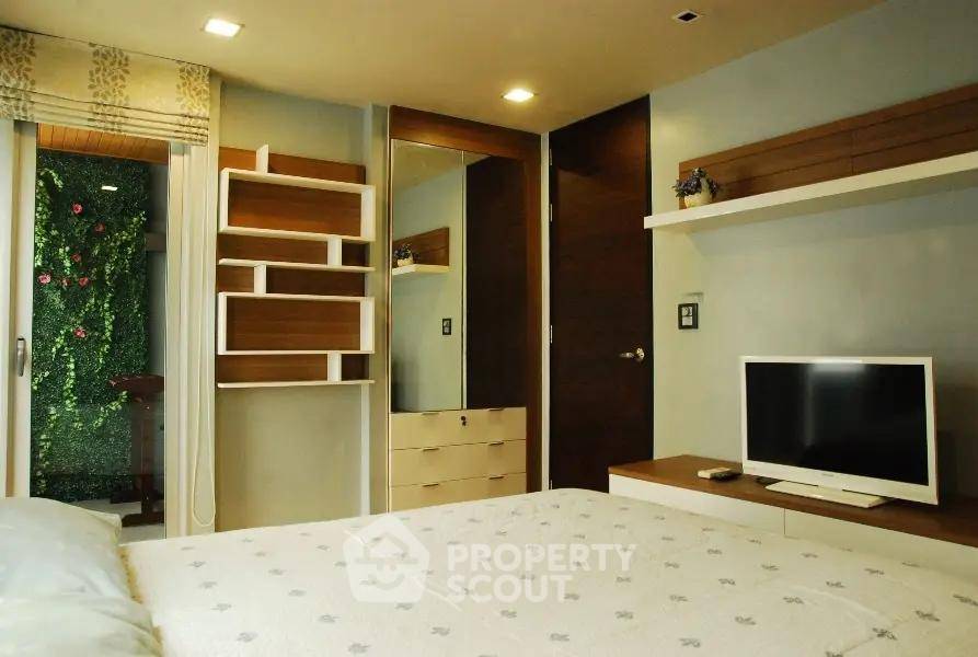 picture 2-BR 60 Sqm At Quad Silom Condominium Near MRT Sam Yan (200m) (ID 3054799) - 6/6