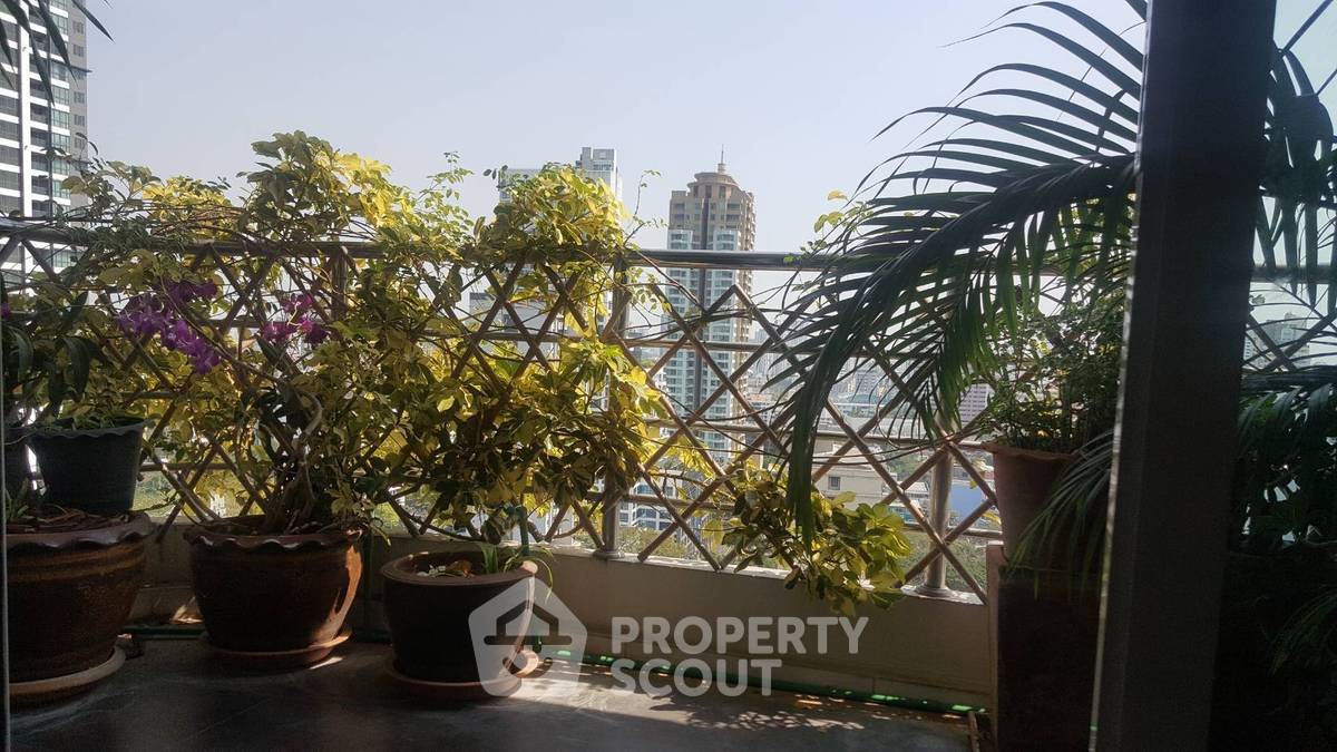 picture High-Floor 2-BR 250 Sqm DS Tower 1 near BTS Phrom Phong (ID 512164) - 18/18