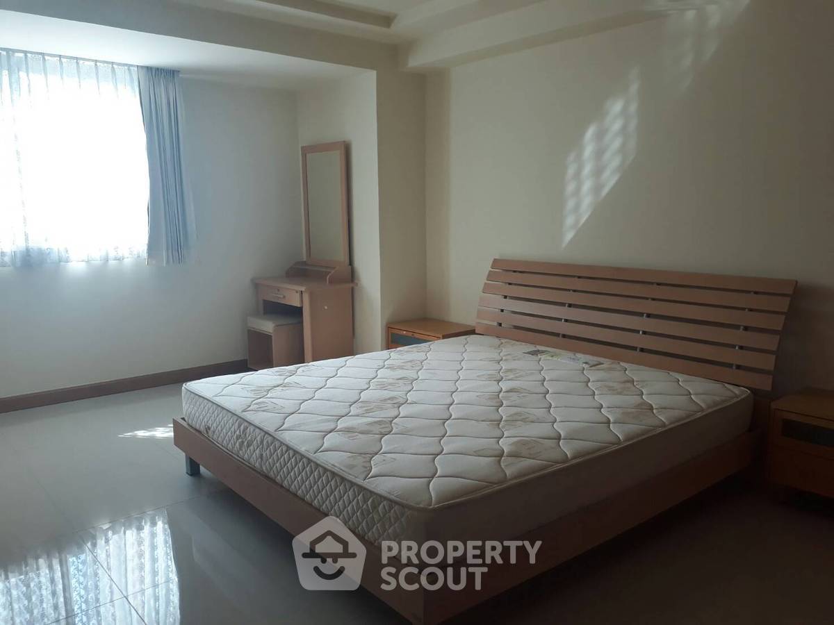 รูป คอนโด 3 ห้องนอน Royal Castle Sukhumvit ใกล้ BTS พร้อมพงษ์ 400 เมตร ชั้น 4 พื้นที่ 160 ตร.ม. (ID 886667) - รูปที่ 3/6