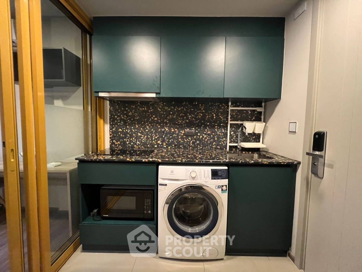 picture Attractive Price 1-BR 30.8 Sqm The Base Sukhumvit 50 Near BTS On Nut (ID 845496) - 4/8
