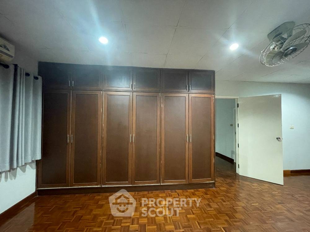 picture Pet-Friendly 3-Bed House For Rent Near Chiang Mai University (ID 1083376) - 12/14