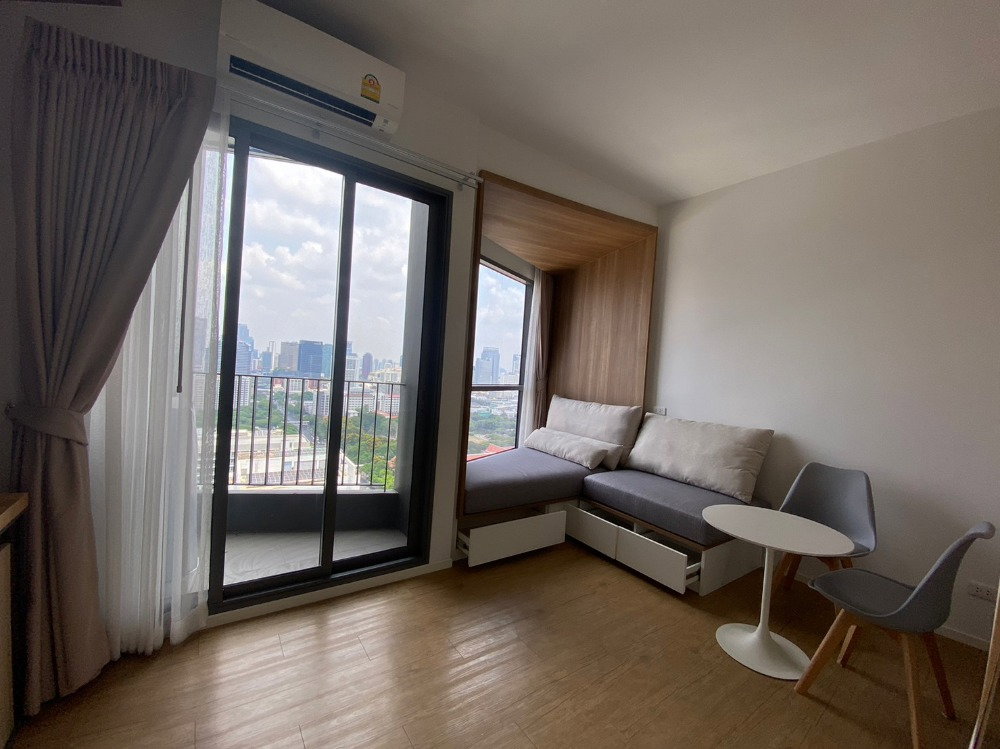 รูป Triple Y Residence【𝐑𝐄𝐍𝐓】🔥คอนโดบนสามย่านมิตรทาวน์ ห้องน่ารัก สุดCozy เฟอร์นิเจอร์พร้อม ส่วนกลางครบครัน ติด MRT สามย่าน🔥 ติดต่อไลน์ไอดี: @hacondo - รูปที่ 2/6