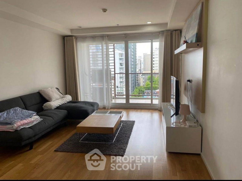 คอนโดให้เช่า : ใกล้ BTS Nana เพียง 300 ม. | คอนโด 3 ห้องนอน 15 Sukhumvit Residences (ID 2227221)