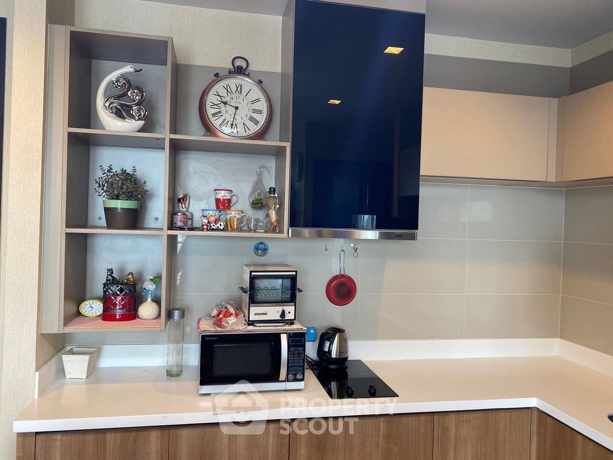 picture 2-BR 67 Sqm, 19th-Floor At Rhythm Sathorn, 300m to BTS Saphan Taksin (ID 1695912) - 2/9