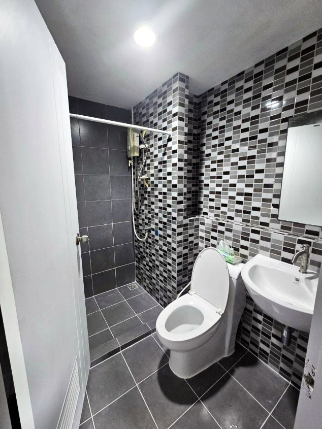 รูป ***ให้เช่า D Condo รัตนาธิเบศร์ (ห้องมุม!!! เป็นส่วนตัว + สภาพห้องใหม่!!!) *รับโปรพิเศษ* LINE : @Feelgoodhome (มี@หน้า) - รูปที่ 11/13